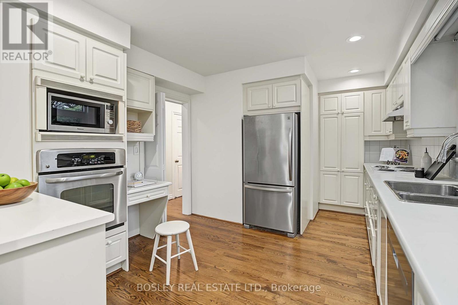 16 Shaughnessy Boulevard, Toronto, Ontario  M2J 1H5 - Photo 18 - C14092402
