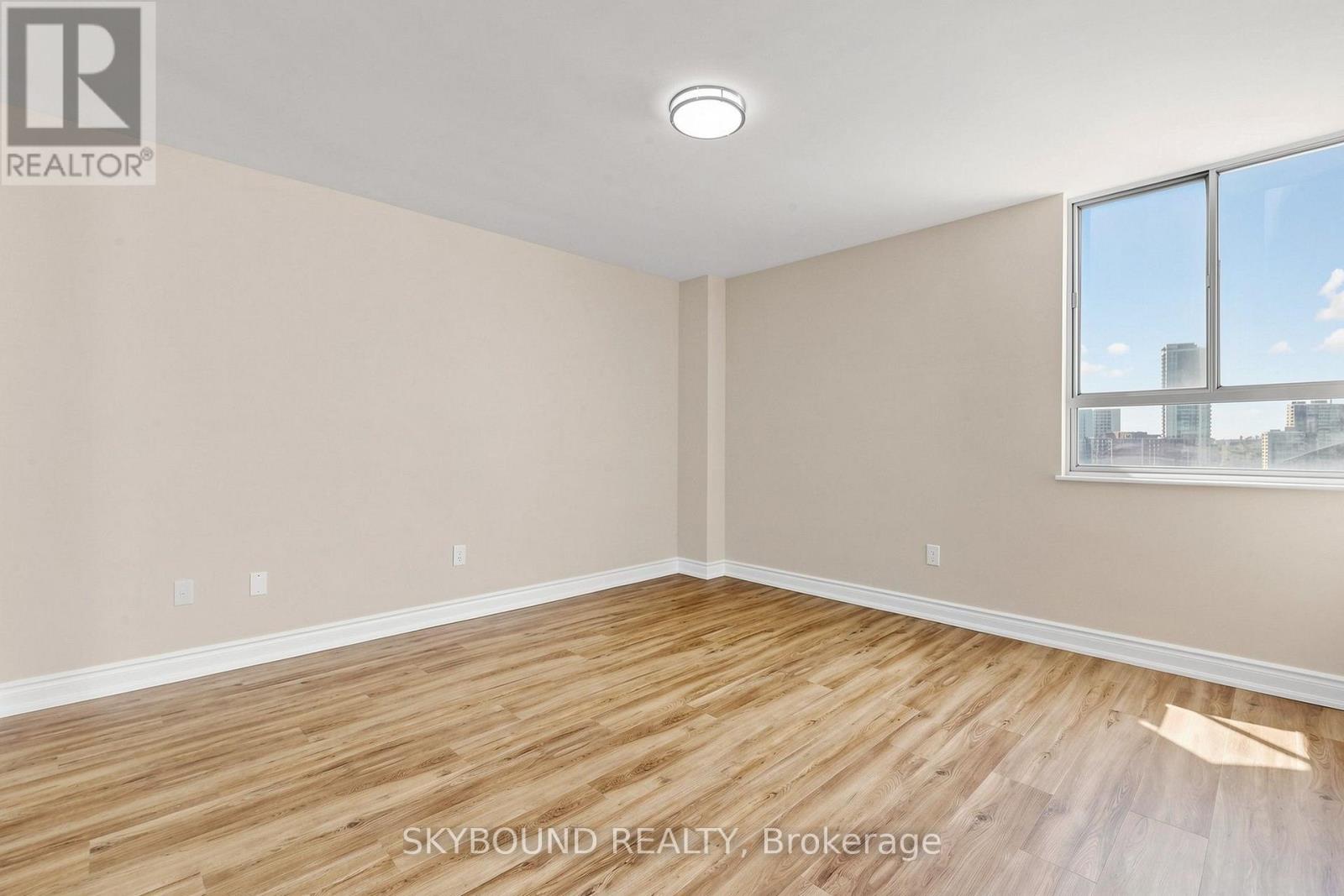 1710 - 1 Massey Square, Toronto, Ontario  M4C 5L4 - Photo 18 - E14092368