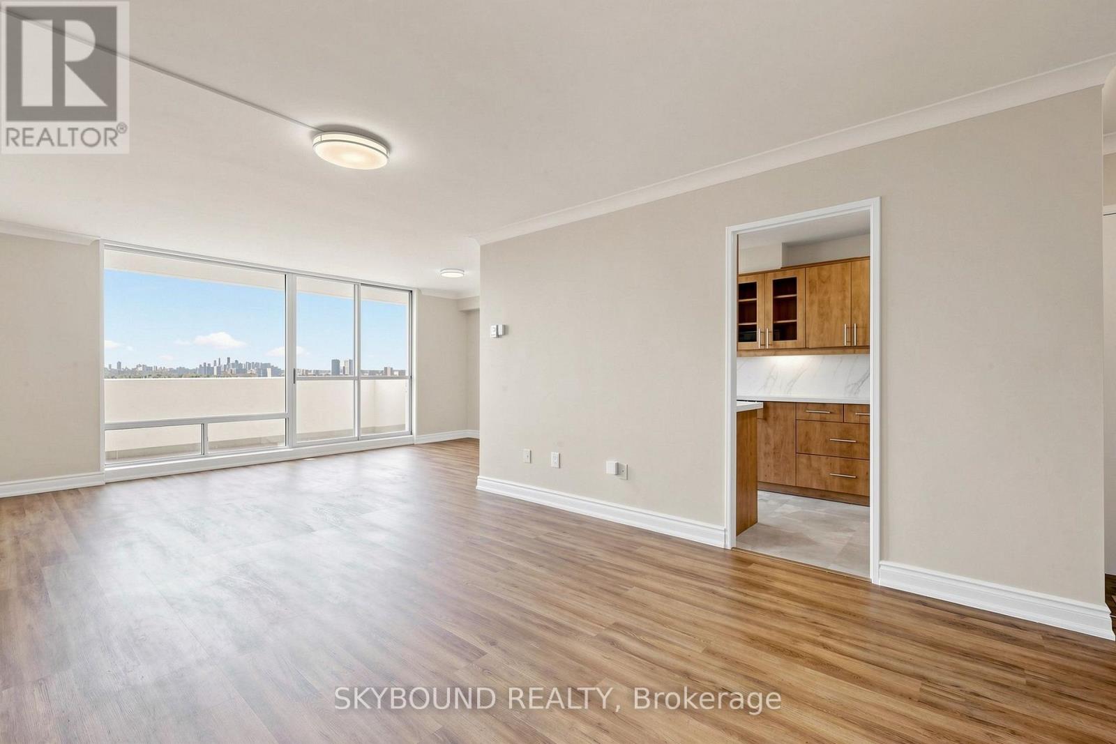 1710 - 1 Massey Square, Toronto, Ontario  M4C 5L4 - Photo 3 - E14092368