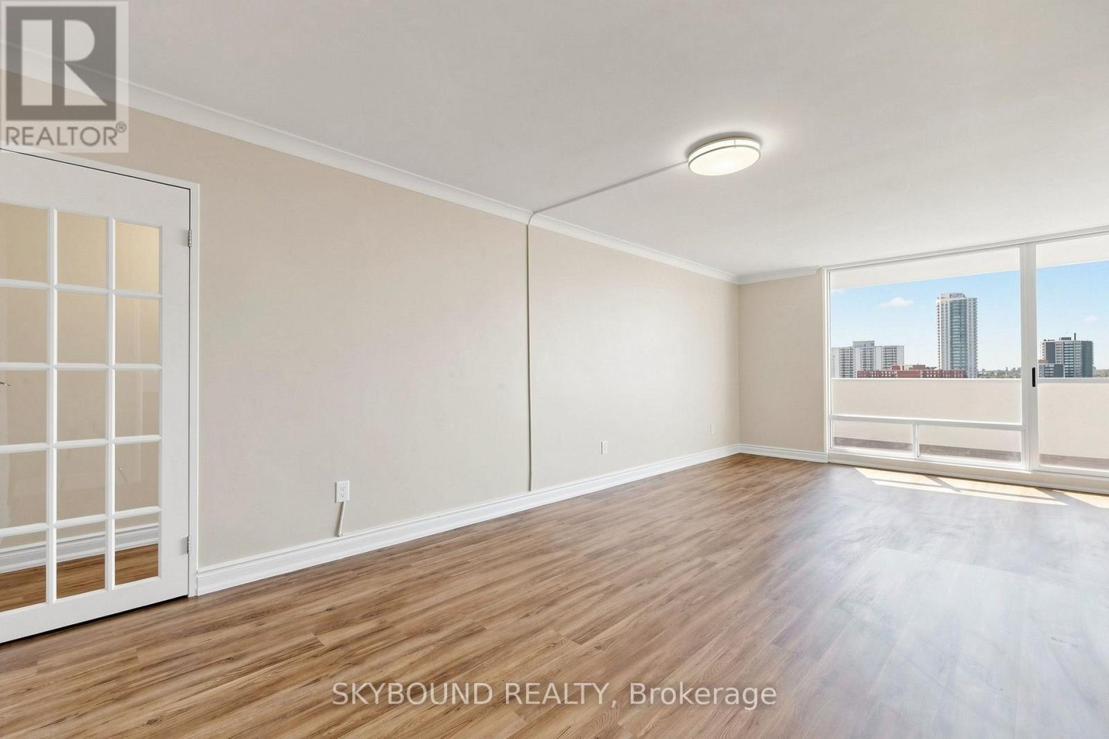 1710 - 1 Massey Square, Toronto, Ontario  M4C 5L4 - Photo 5 - E14092368