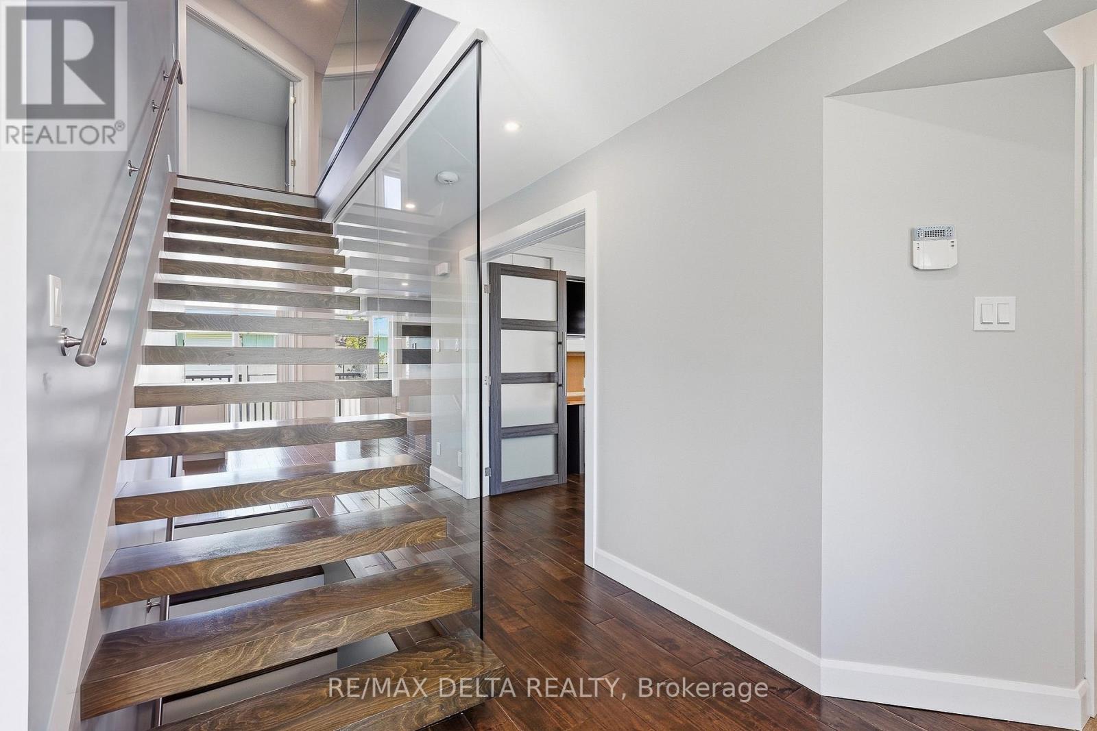 1791 Queensdale Avenue, Ottawa, Ontario  K1T 1J7 - Photo 3 - X13827846