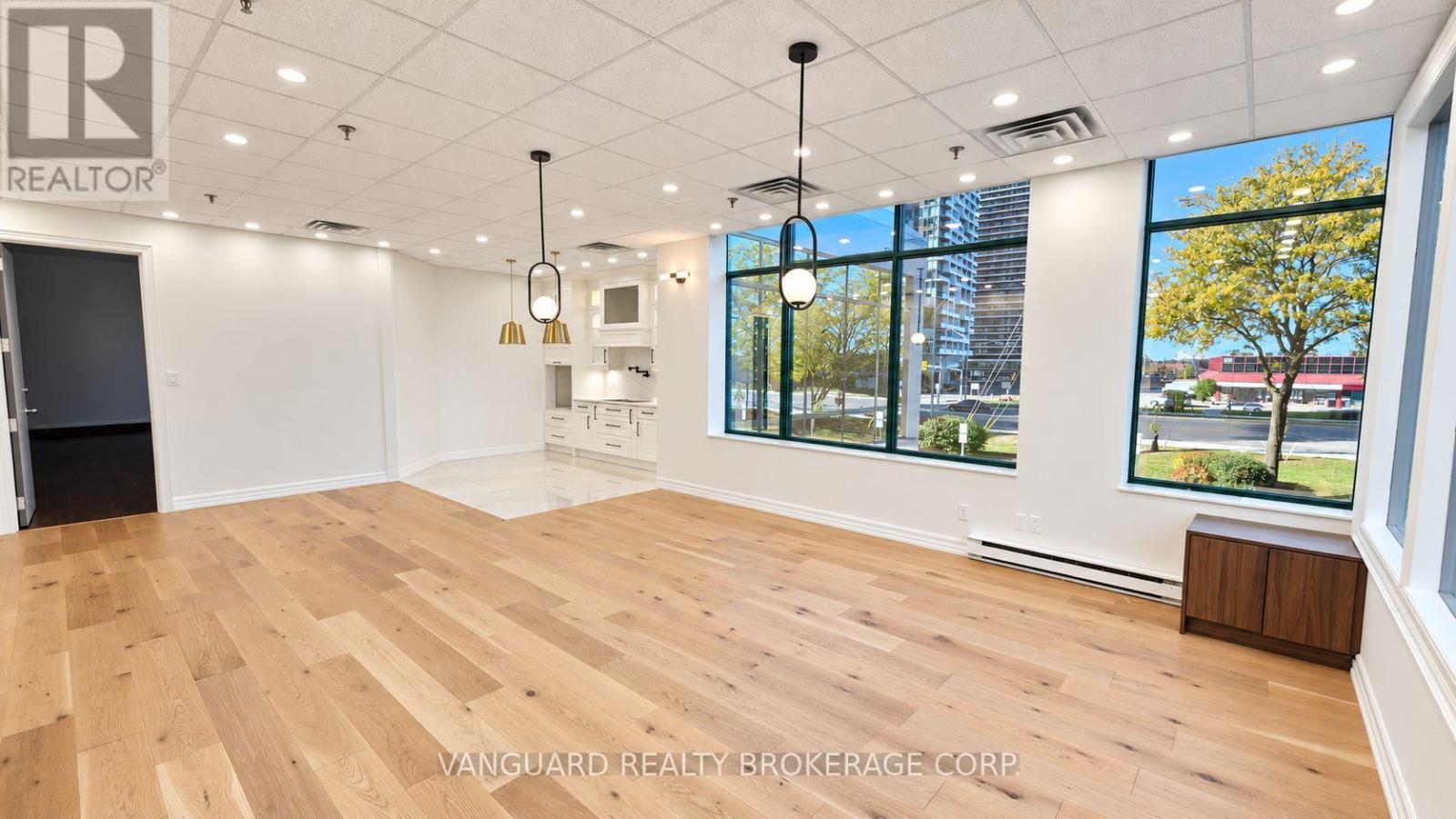 201 - 7941 Jane Street, Vaughan, Ontario  L4K 4L6 - Photo 2 - N13651314
