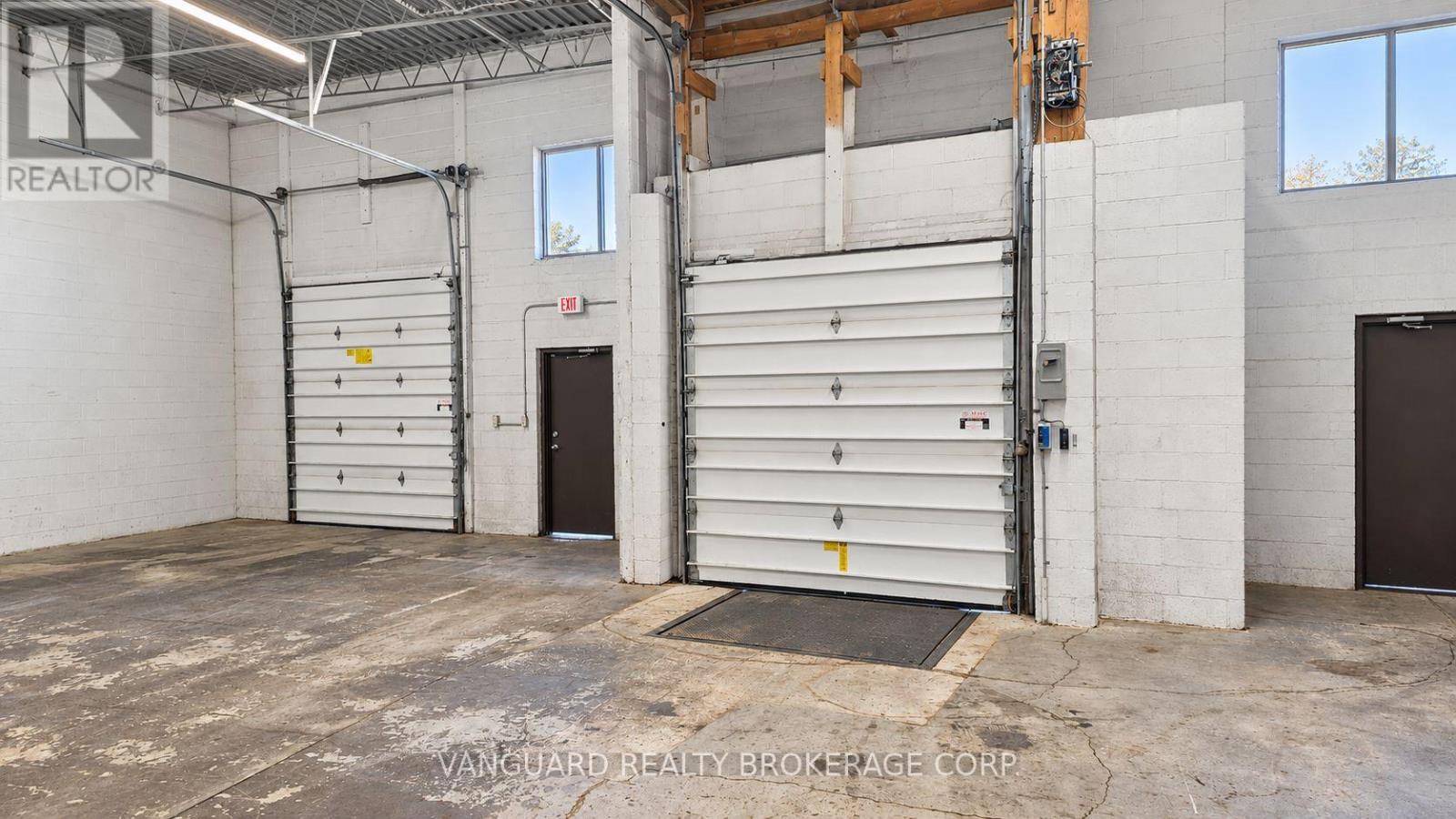 810 Flint Road, Toronto, Ontario  M3J 2J5 - Photo 10 - W12826876