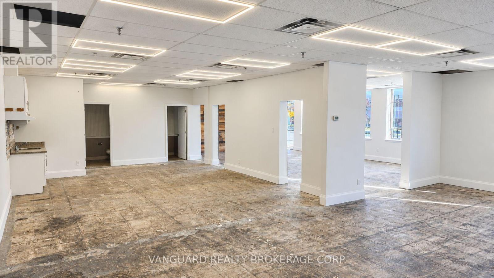 810 Flint Road, Toronto, Ontario  M3J 2J5 - Photo 5 - W12826876