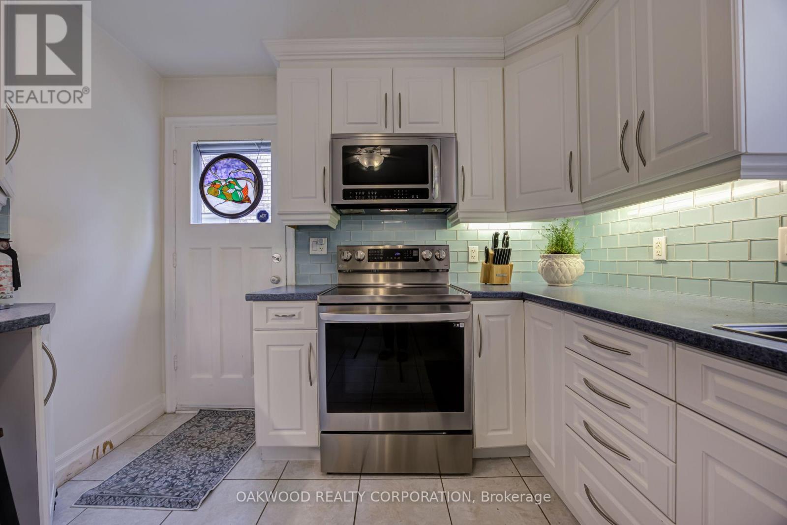 41 Greenbrook Drive, Toronto, Ontario  M6M 2J8 - Photo 18 - W14092372