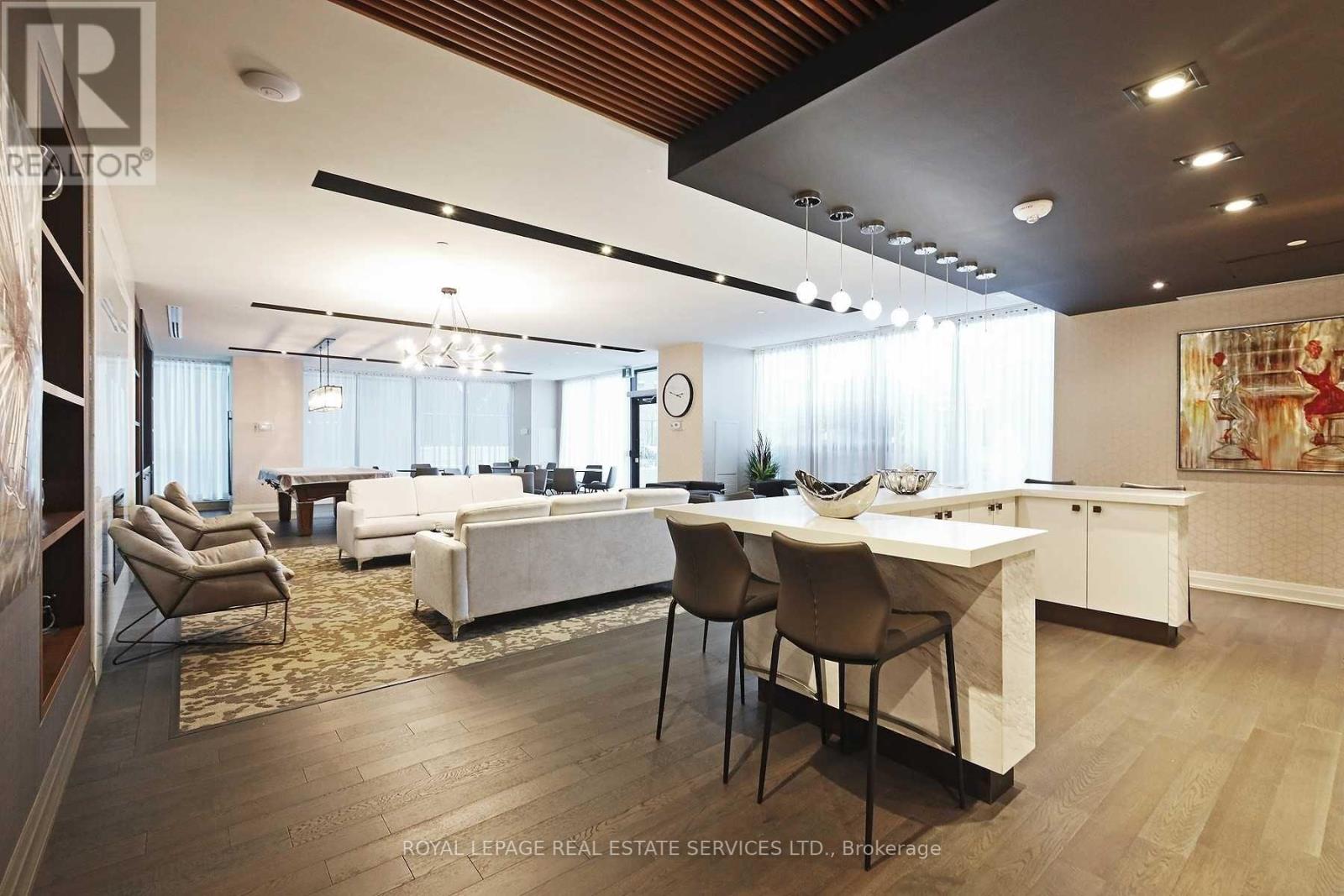 1702 - 39 ANNIE CRAIG DRIVE