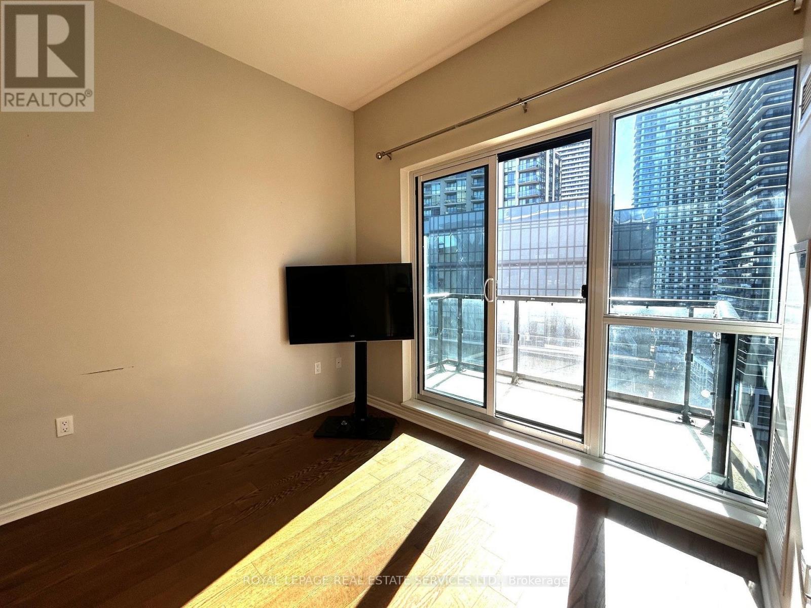 1702 - 39 Annie Craig Drive, Toronto, Ontario  M8V 0H1 - Photo 6 - W14092416