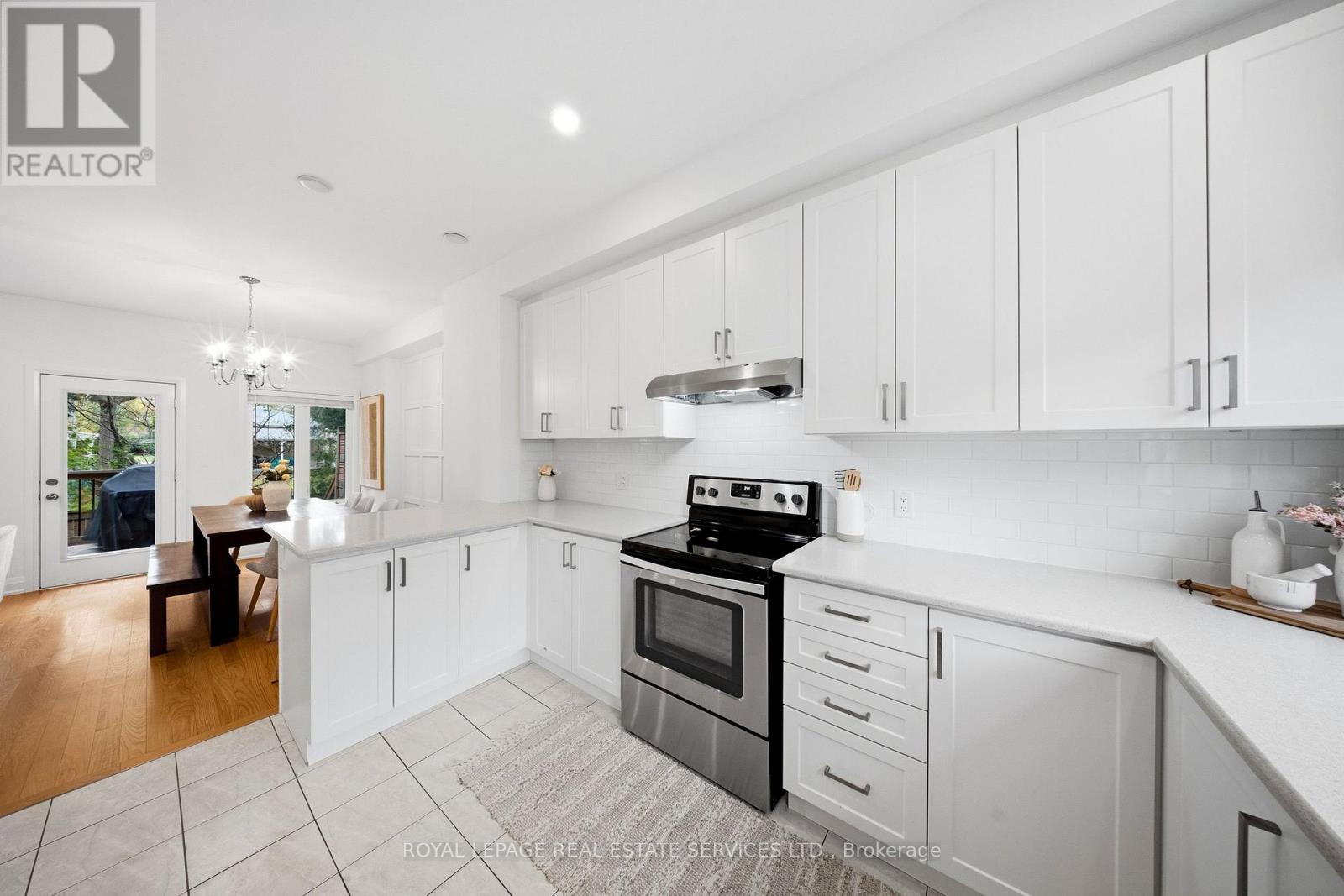 1233 Azinger Lane, Mississauga, Ontario  L5E 0A7 - Photo 14 - W14092422