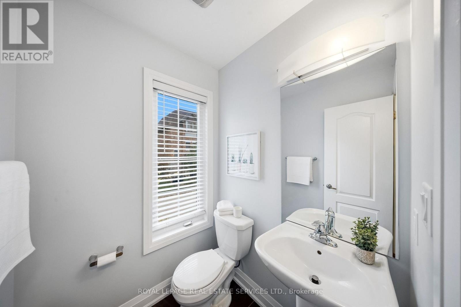1233 Azinger Lane, Mississauga, Ontario  L5E 0A7 - Photo 17 - W14092422