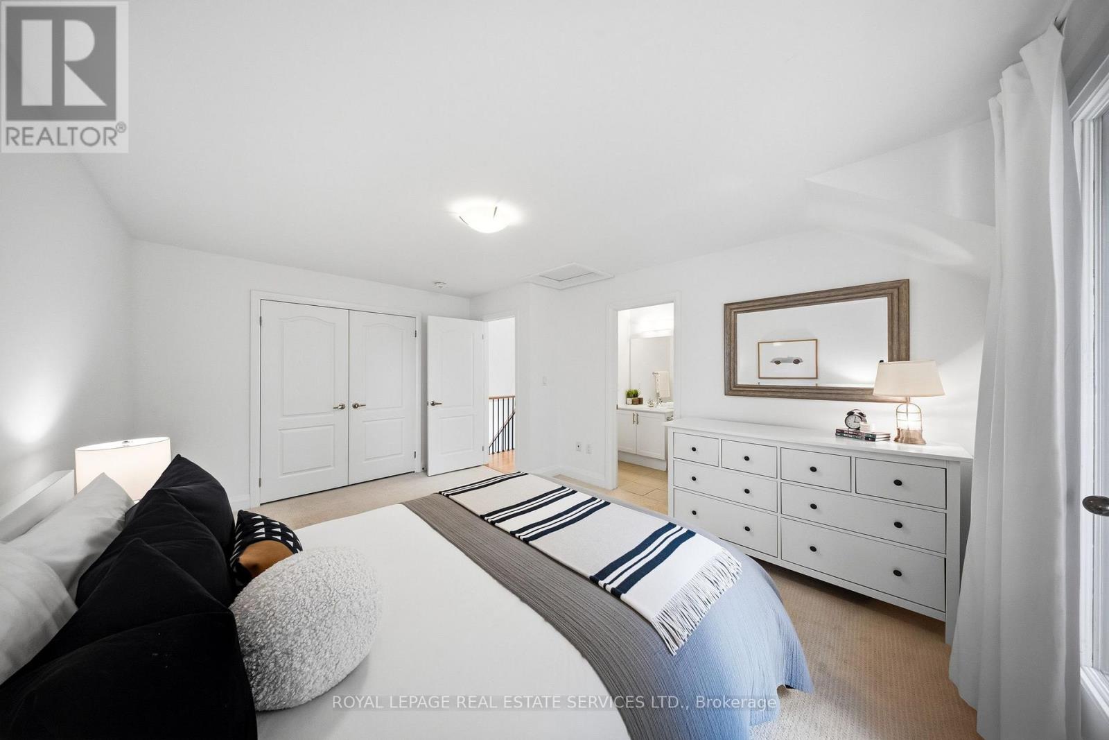 1233 Azinger Lane, Mississauga, Ontario  L5E 0A7 - Photo 29 - W14092422