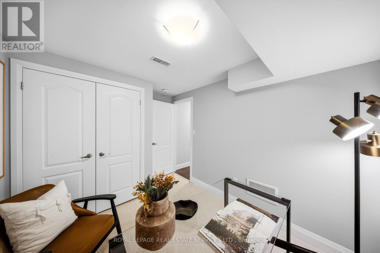 1233 Azinger Lane, Mississauga, Ontario  L5E 0A7 - Photo 38 - W14092422