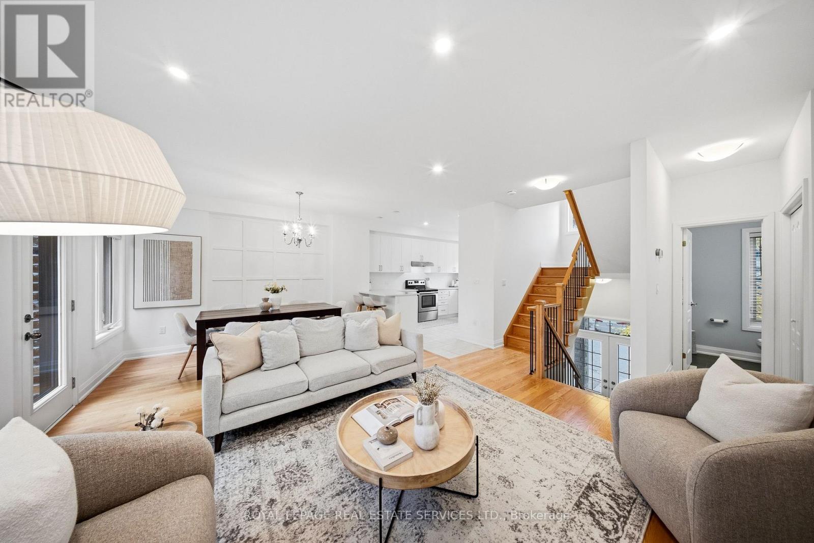 1233 Azinger Lane, Mississauga, Ontario  L5E 0A7 - Photo 6 - W14092422