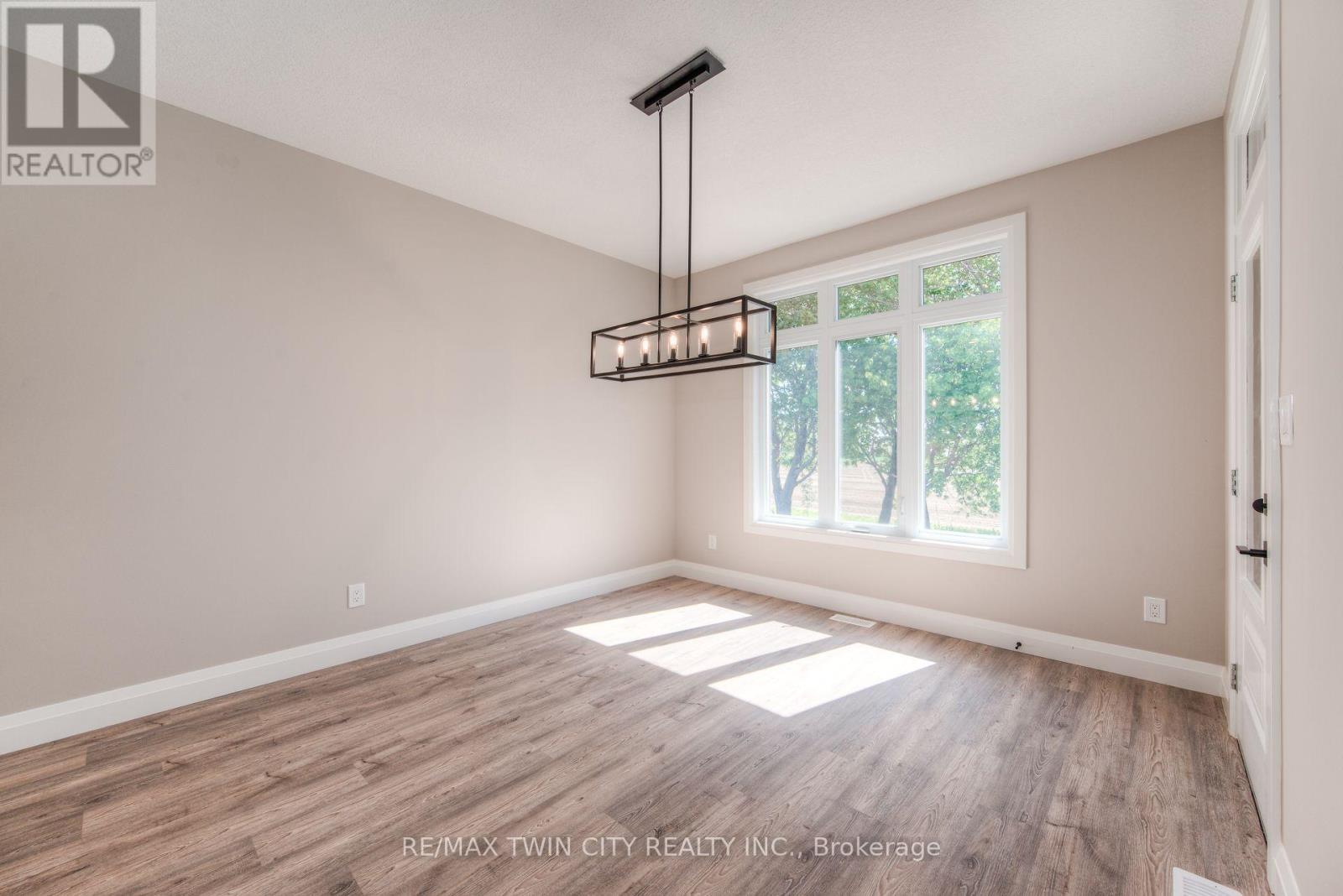 24 Tupelo Crescent, Woolwich, Ontario  N3B 0G1 - Photo 17 - X14092340