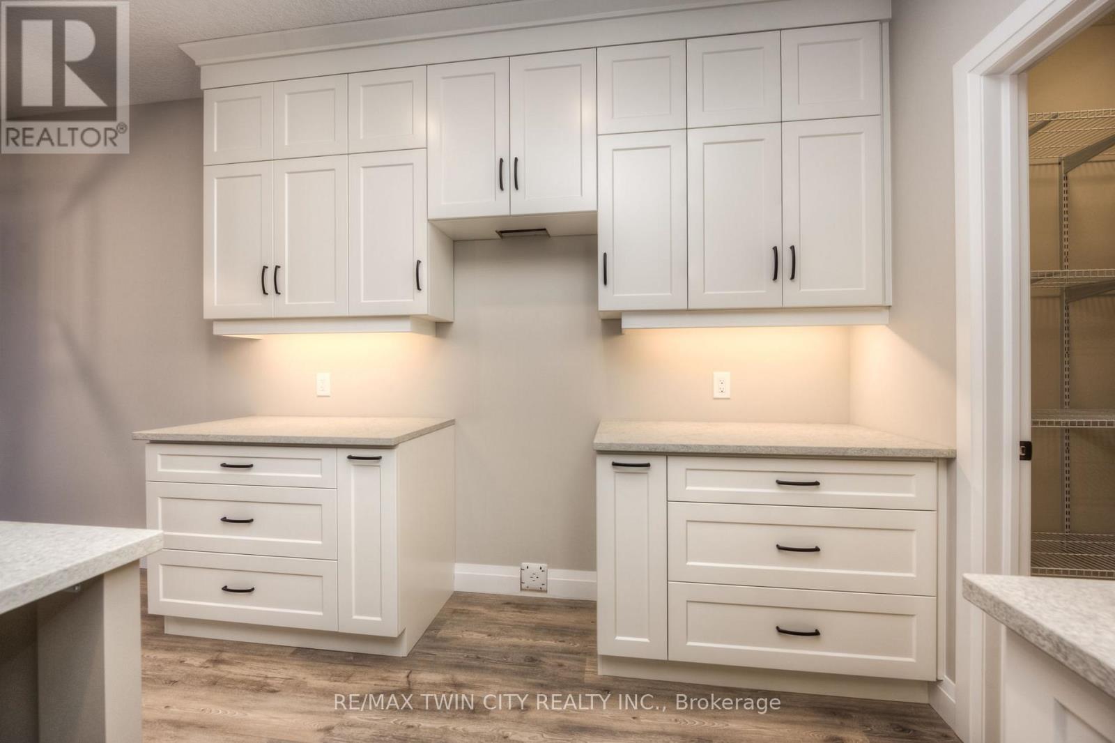 67 Weymouth Street, Woolwich, Ontario  N3B 0E6 - Photo 5 - X14092342
