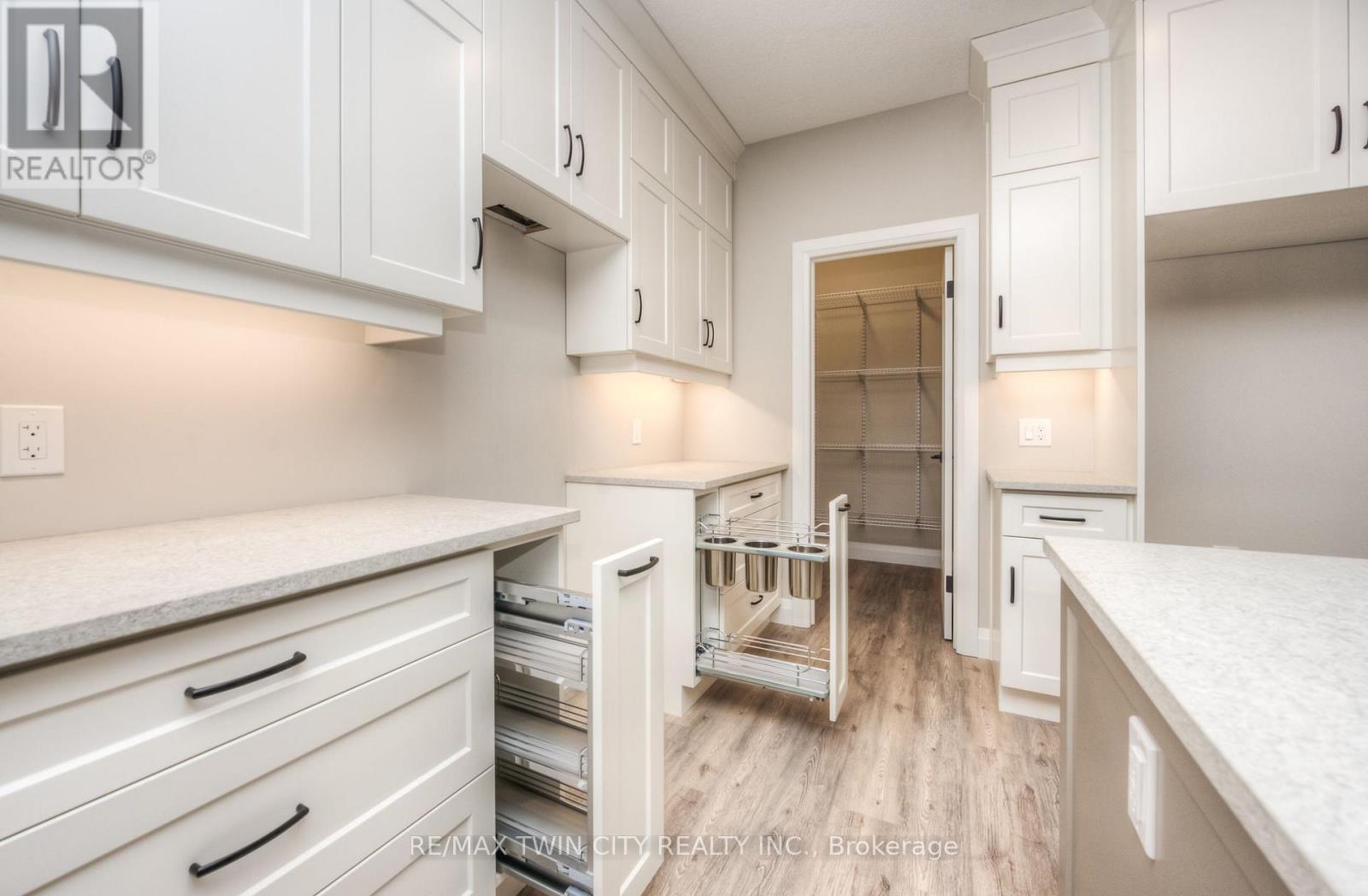 67 Weymouth Street, Woolwich, Ontario  N3B 0E6 - Photo 6 - X14092342