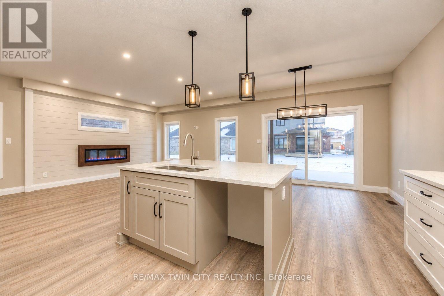 67 Weymouth Street, Woolwich, Ontario  N3B 0E6 - Photo 9 - X14092342