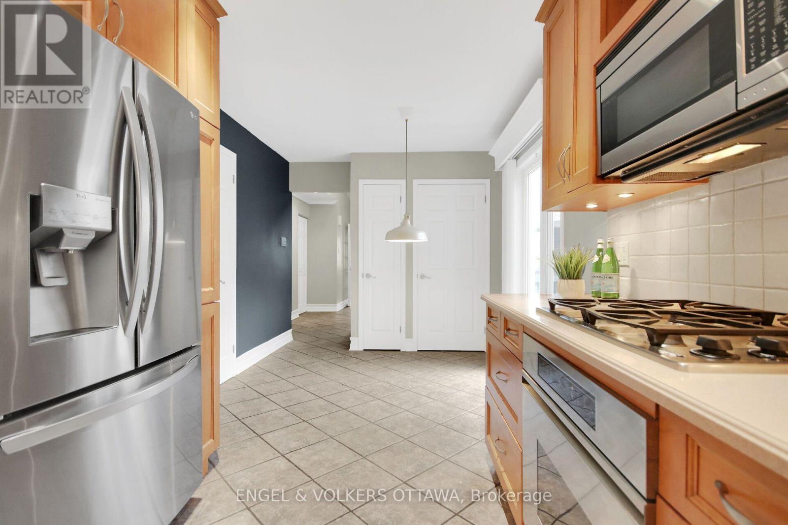 24 Tammela Court, Ottawa, Ontario  K1T 2E7 - Photo 11 - X14092396