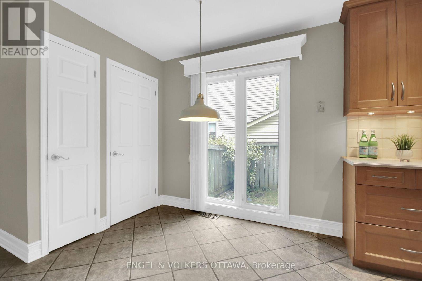 24 Tammela Court, Ottawa, Ontario  K1T 2E7 - Photo 12 - X14092396