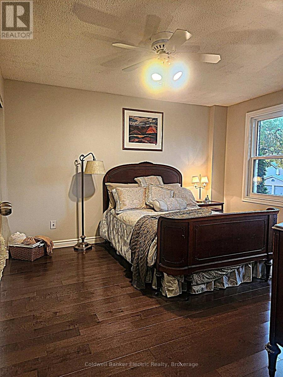1007 Moorelands Crescent, Pickering, Ontario  L1W 3K3 - Photo 18 - E14092550