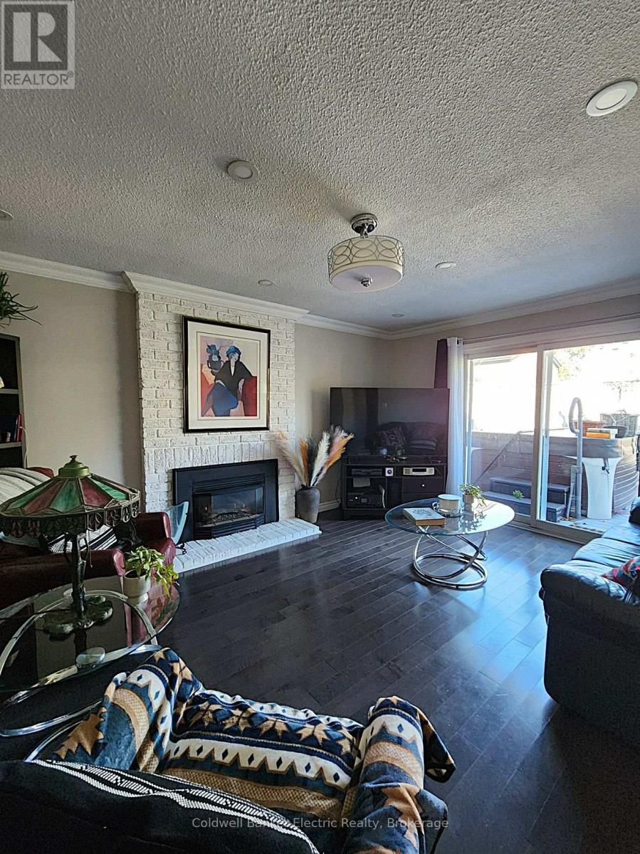 1007 Moorelands Crescent, Pickering, Ontario  L1W 3K3 - Photo 9 - E14092550