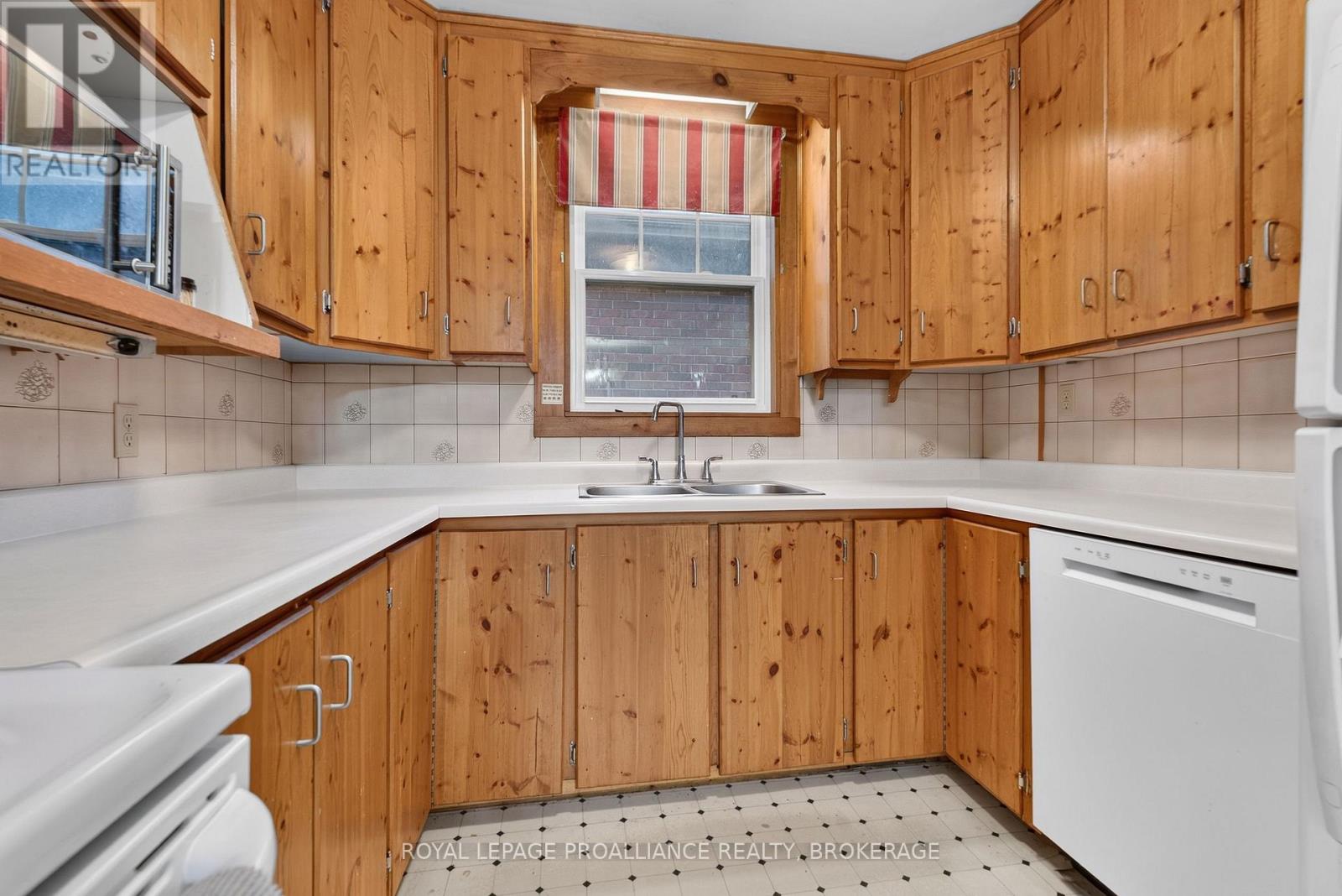 86 Ellerbeck Street, Kingston, Ontario K7L 4H7 - Photo 6 - X14092548