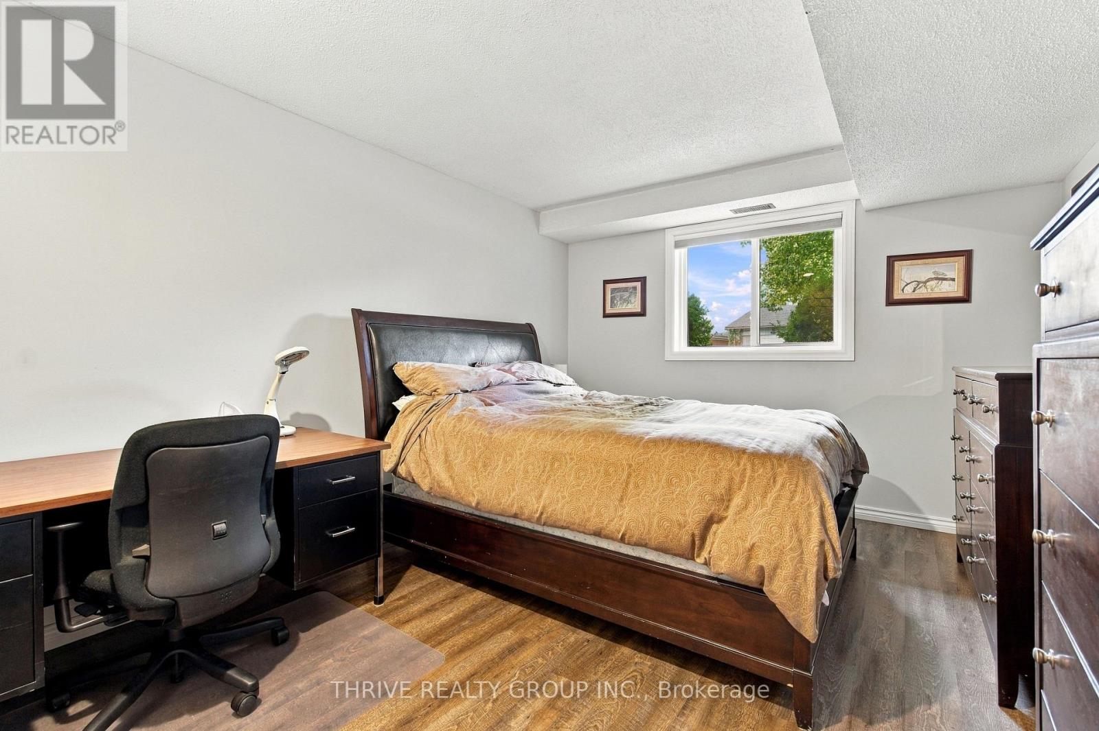 708 Village Green Avenue, London South, Ontario  N6K 1H2 - Photo 27 - X14092446