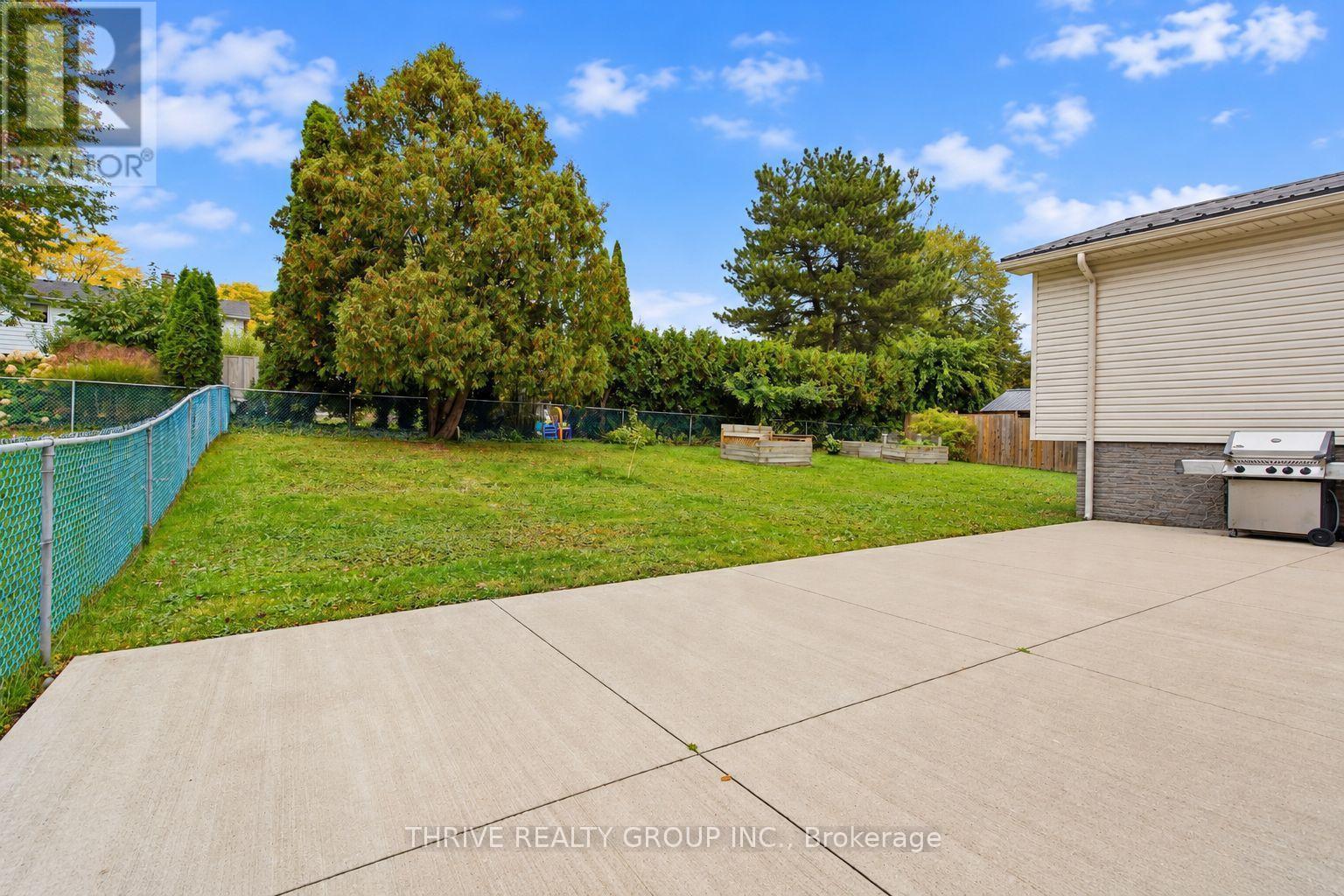 708 Village Green Avenue, London South, Ontario  N6K 1H2 - Photo 34 - X14092446
