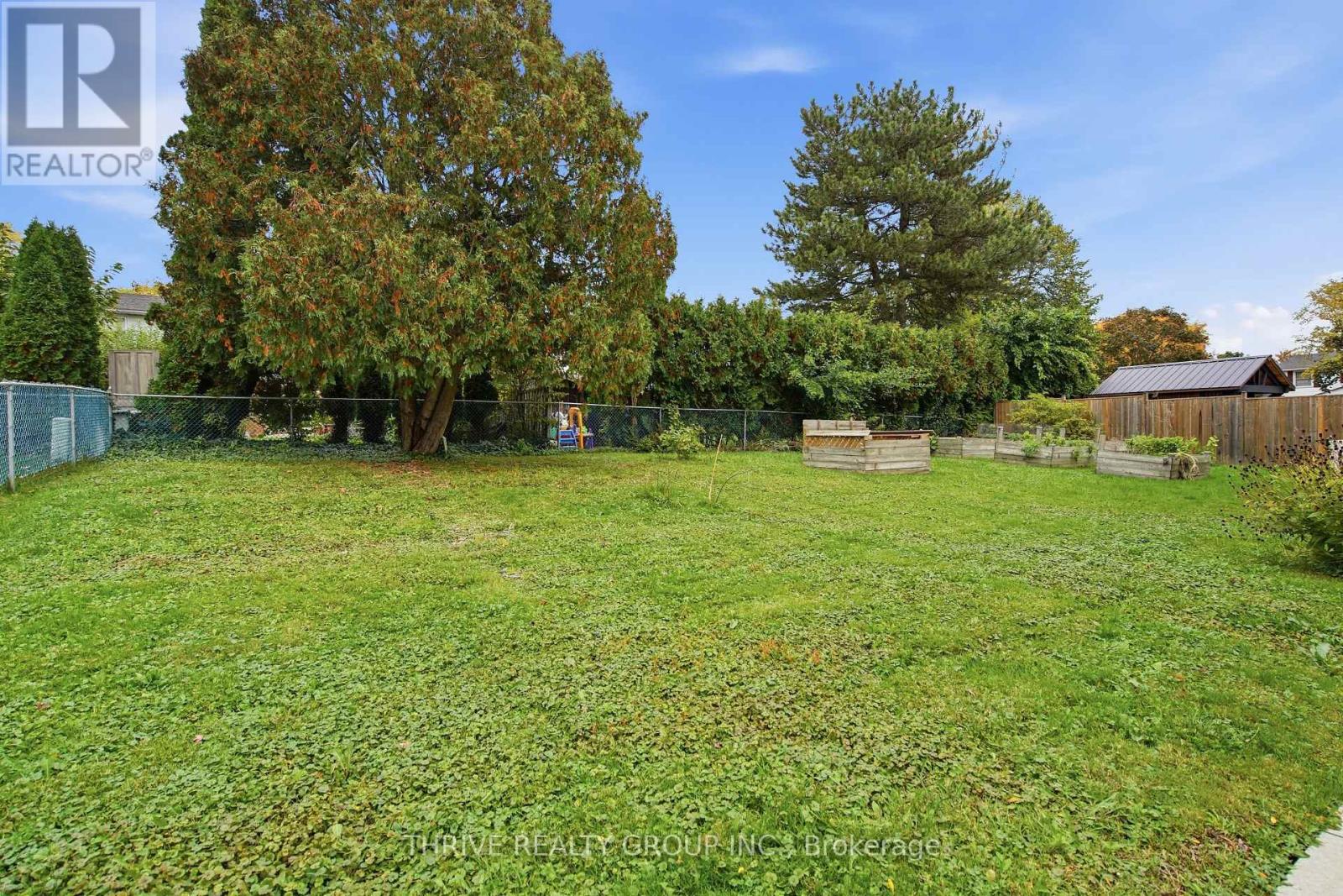 708 Village Green Avenue, London South, Ontario  N6K 1H2 - Photo 35 - X14092446