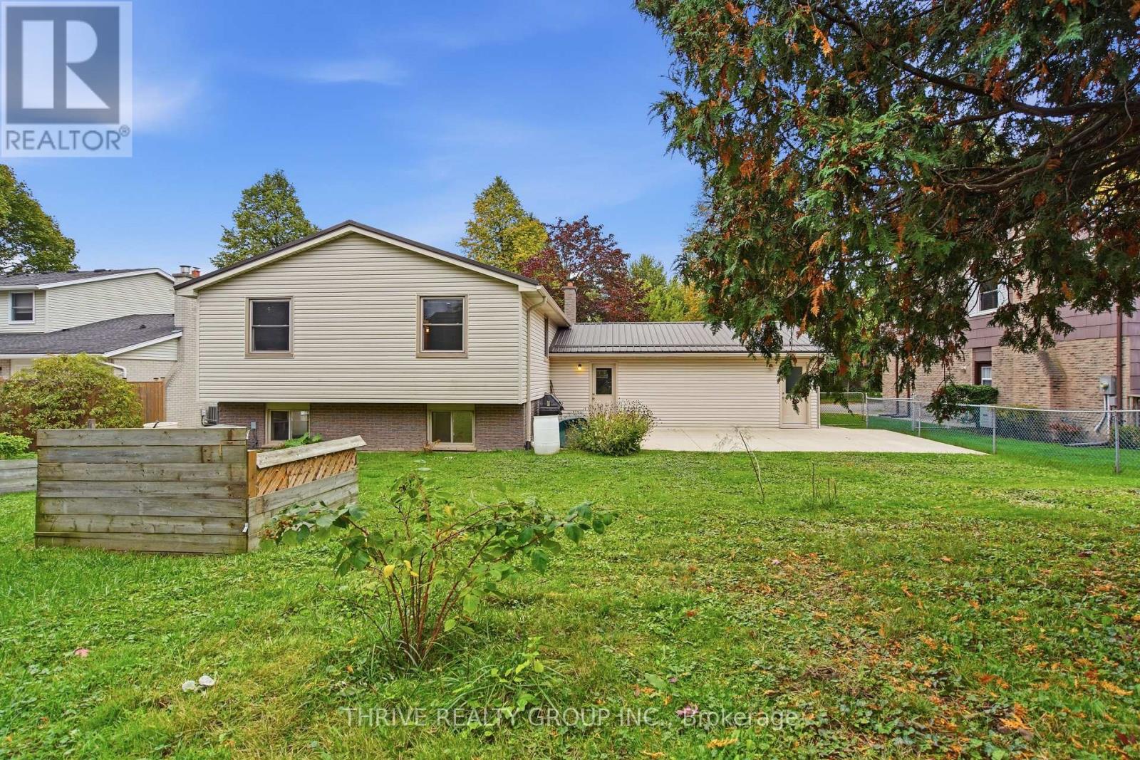708 Village Green Avenue, London South, Ontario  N6K 1H2 - Photo 37 - X14092446