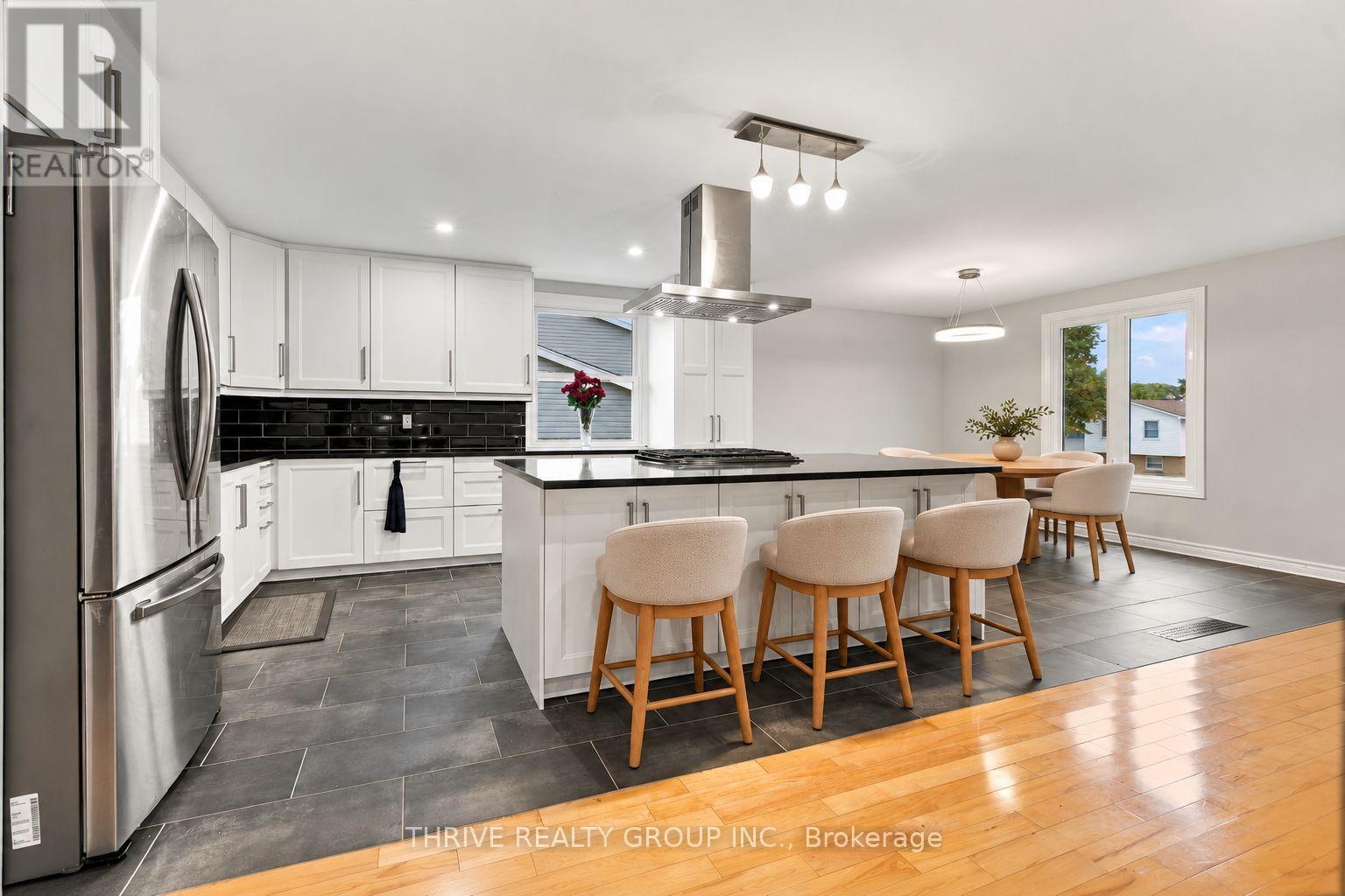 708 Village Green Avenue, London South, Ontario  N6K 1H2 - Photo 6 - X14092446