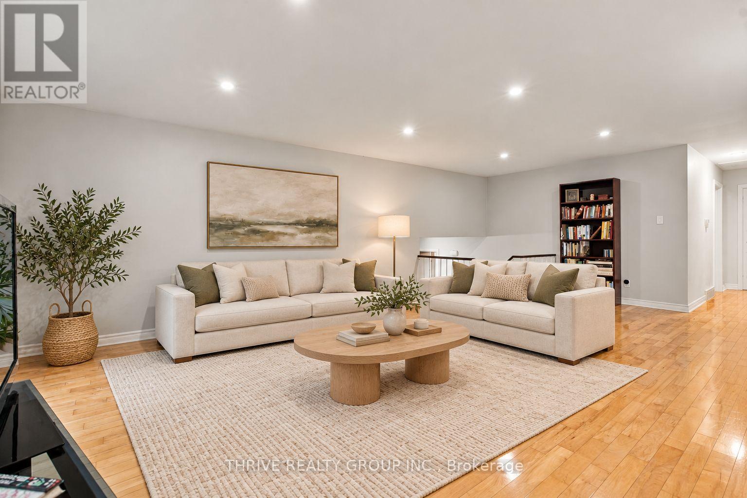 708 Village Green Avenue, London South, Ontario  N6K 1H2 - Photo 9 - X14092446