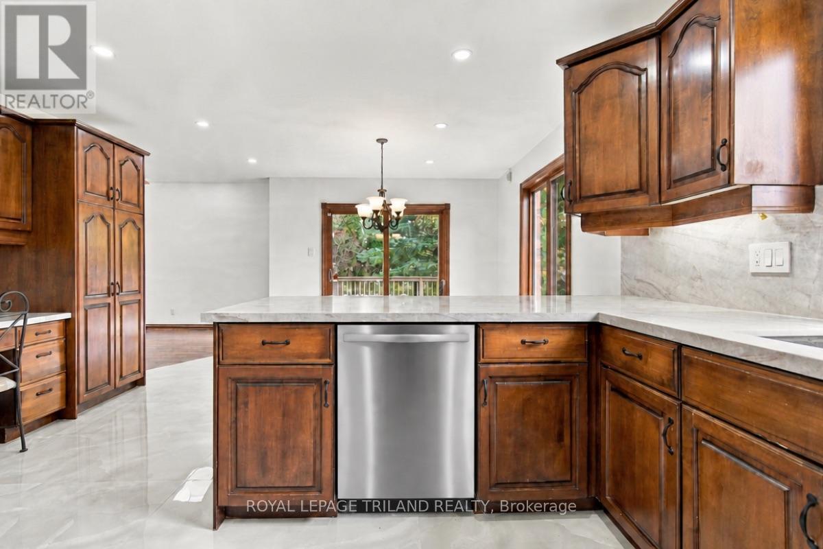 716 Franklinway Crescent, London North, Ontario  N6G 5C8 - Photo 13 - X14092508