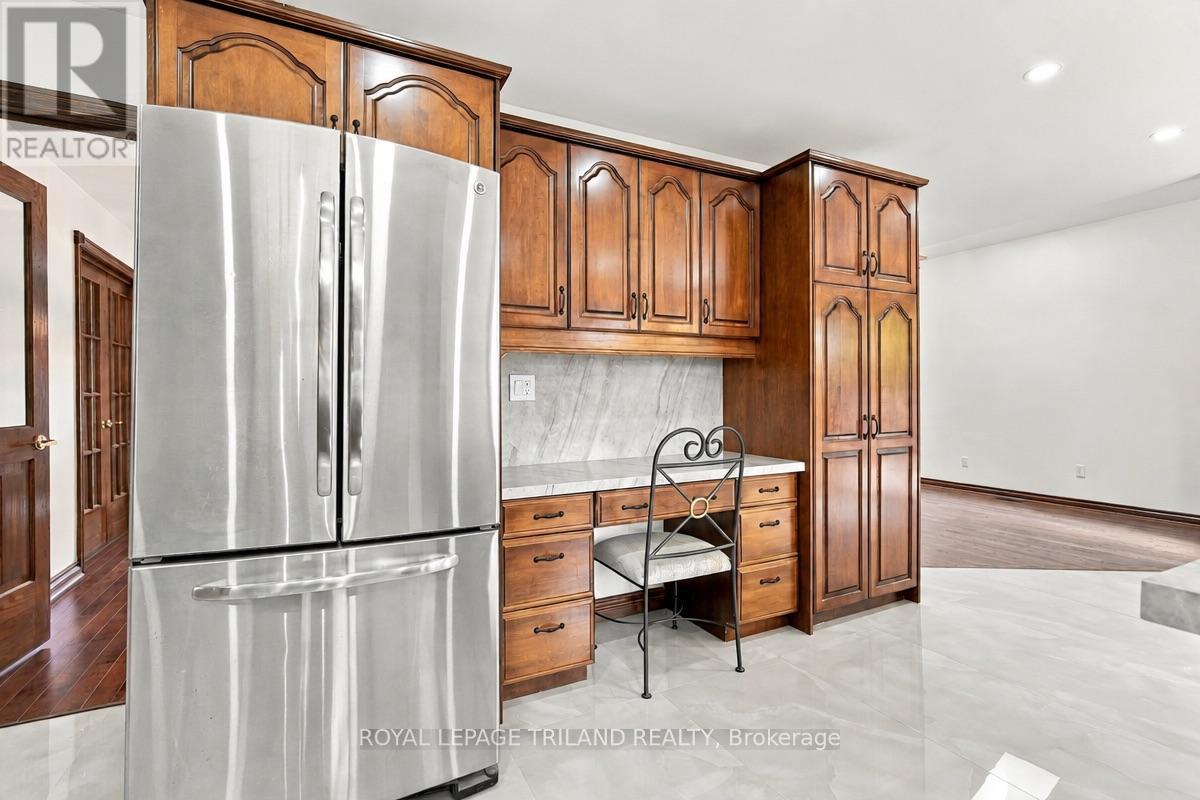 716 Franklinway Crescent, London North, Ontario  N6G 5C8 - Photo 14 - X14092508