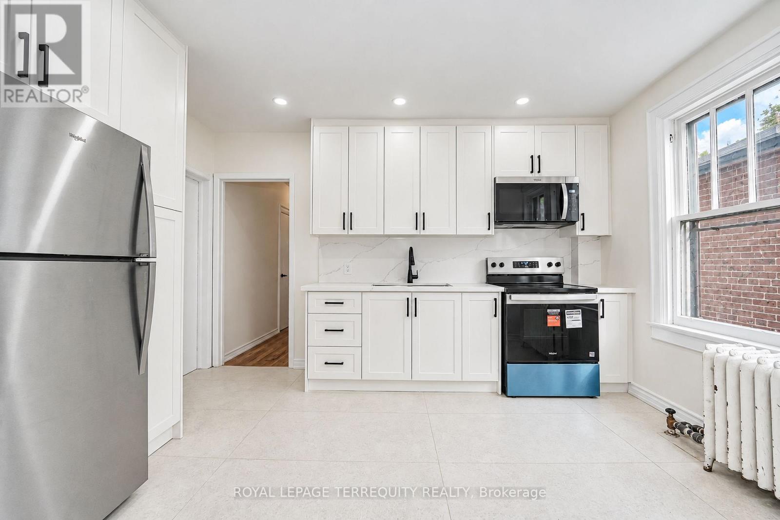 6 - 8 Thorncliffe Avenue, Toronto, Ontario  M4K 1V5 - Photo 2 - E14092470