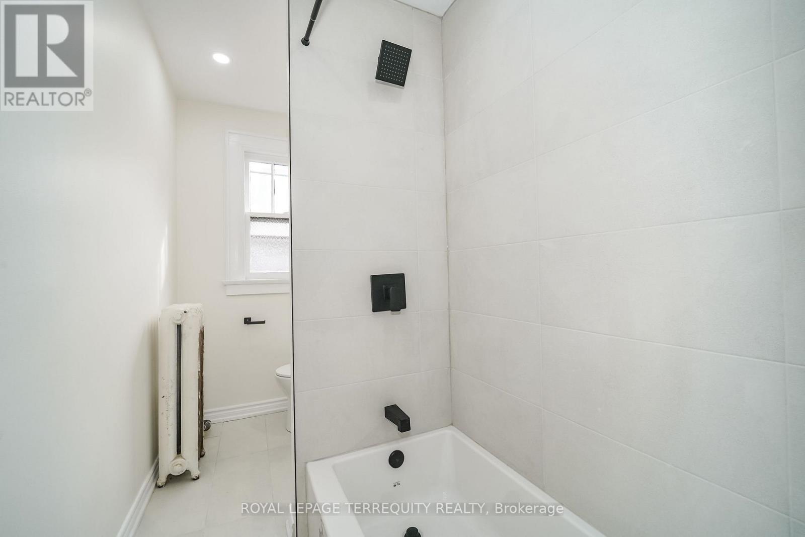 6 - 8 Thorncliffe Avenue, Toronto, Ontario  M4K 1V5 - Photo 5 - E14092470