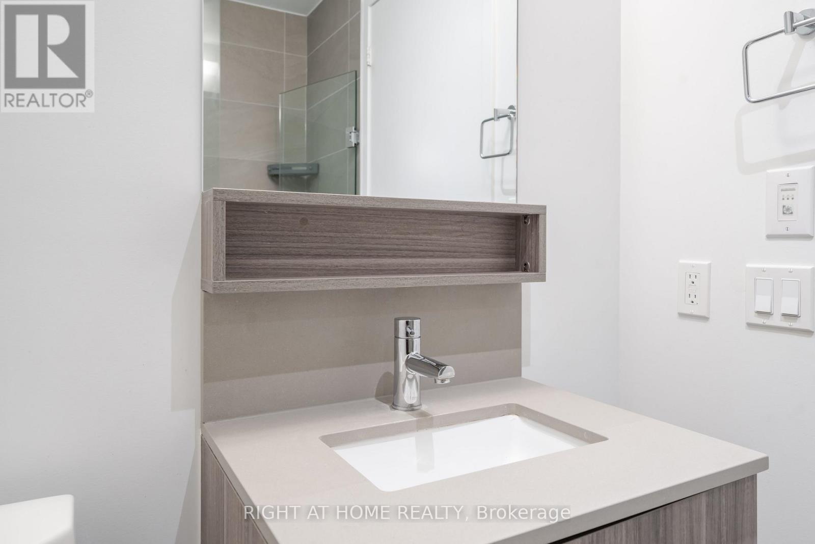 1005 - 5 Buttermill Avenue, Vaughan, Ontario  L4K 0J5 - Photo 12 - N14092560
