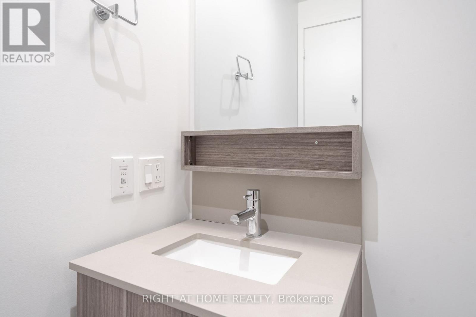 1005 - 5 Buttermill Avenue, Vaughan, Ontario  L4K 0J5 - Photo 15 - N14092560