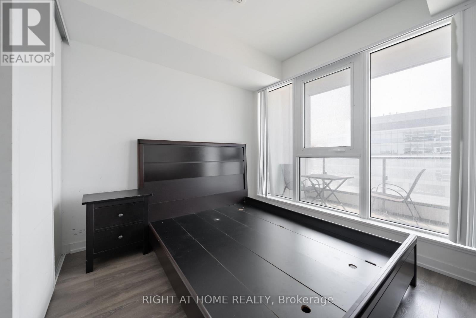 1005 - 5 Buttermill Avenue, Vaughan, Ontario  L4K 0J5 - Photo 17 - N14092560