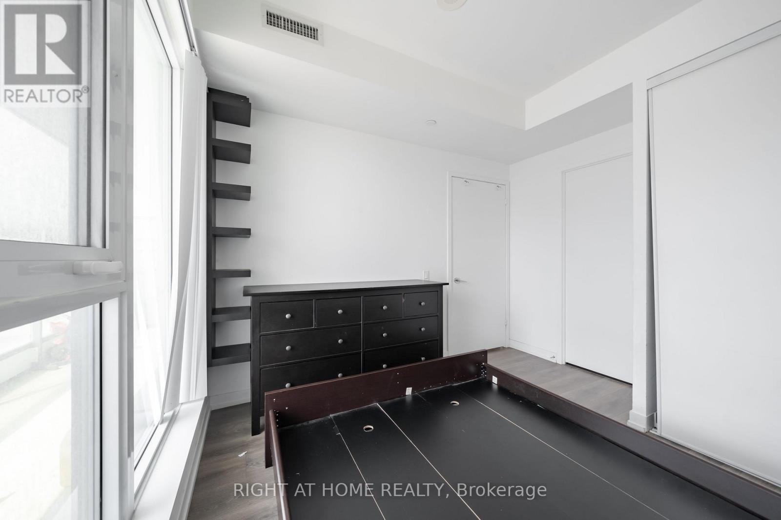 1005 - 5 Buttermill Avenue, Vaughan, Ontario  L4K 0J5 - Photo 18 - N14092560