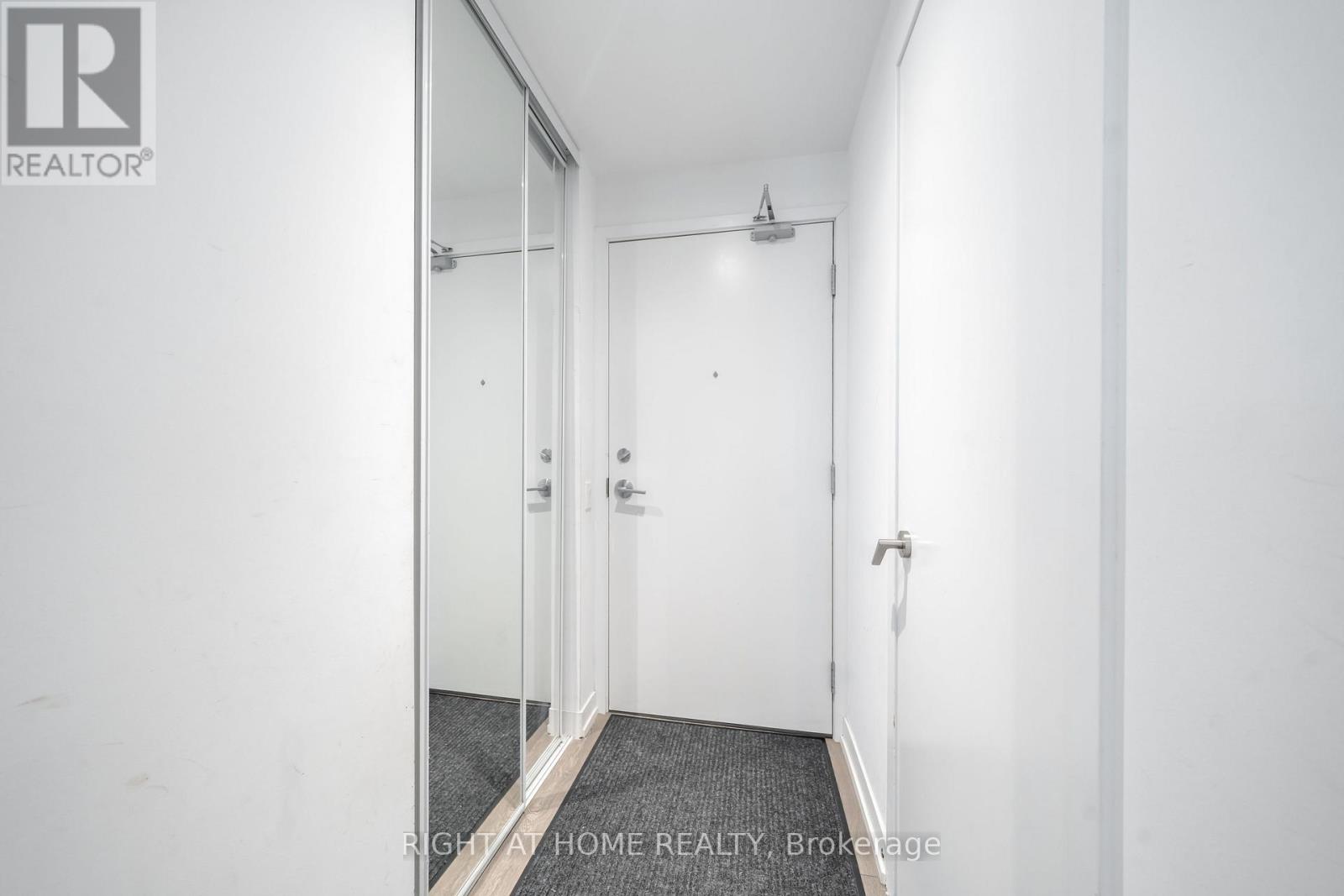 1005 - 5 Buttermill Avenue, Vaughan, Ontario  L4K 0J5 - Photo 4 - N14092560