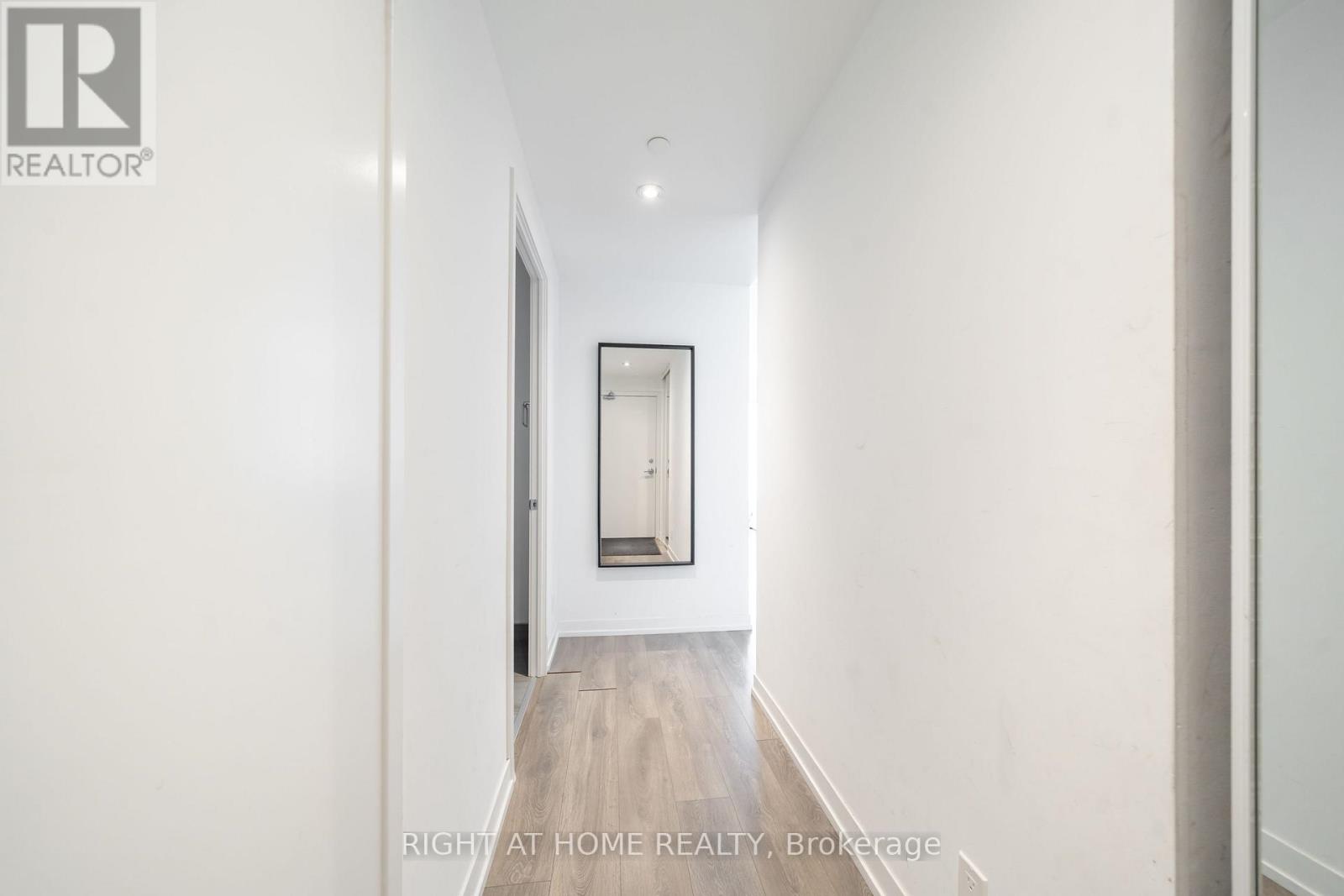1005 - 5 Buttermill Avenue, Vaughan, Ontario  L4K 0J5 - Photo 5 - N14092560