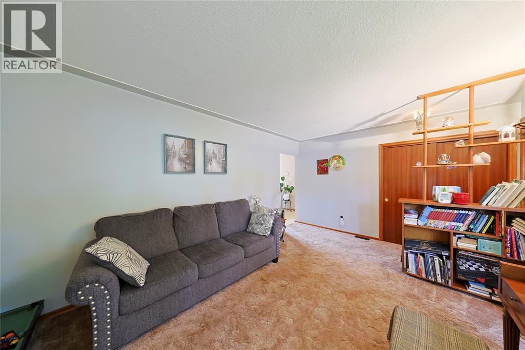 880 Champlain Road, Sarnia, Ontario N7V 2G1 - Photo 6 - 26024097
