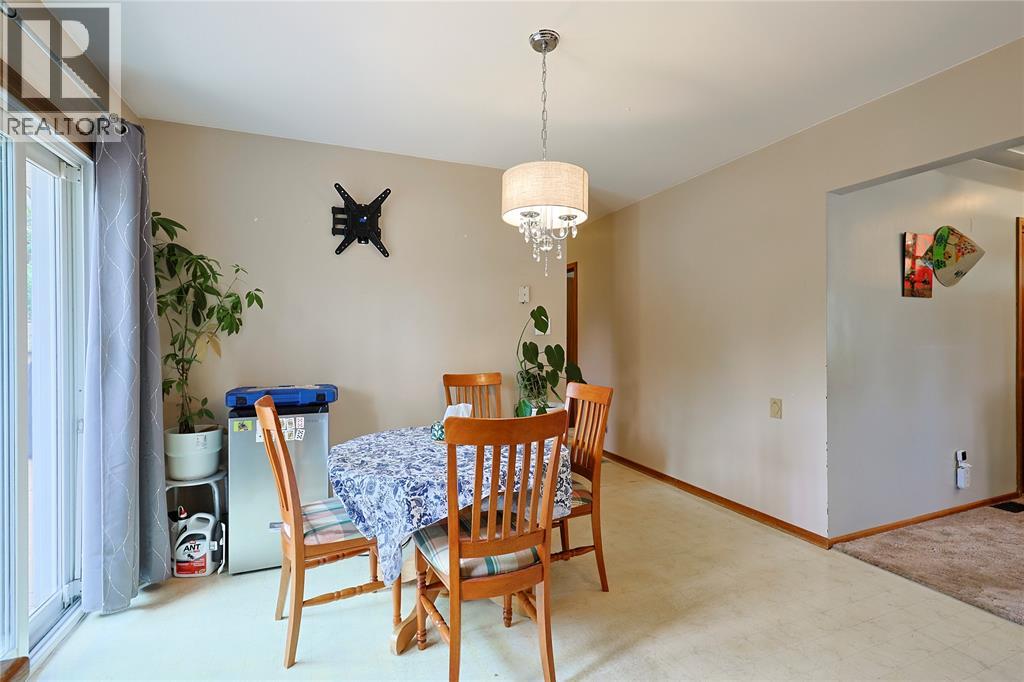 880 Champlain Road, Sarnia, Ontario N7V 2G1 - Photo 11 - 26024097