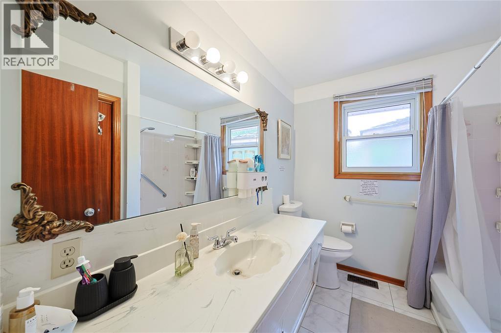 880 Champlain Road, Sarnia, Ontario N7V 2G1 - Photo 17 - 26024097