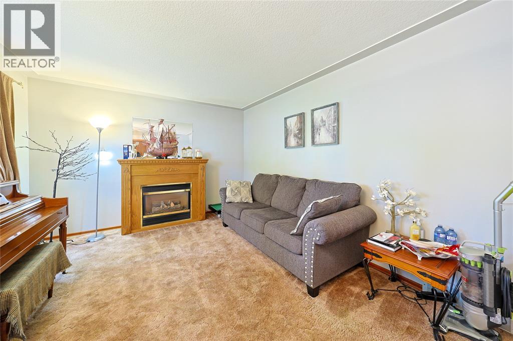 880 Champlain Road, Sarnia, Ontario N7V 2G1 - Photo 7 - 26024097