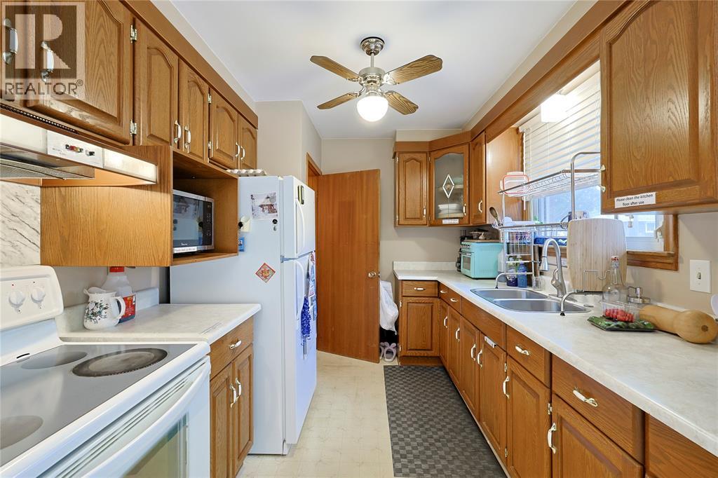 880 Champlain Road, Sarnia, Ontario N7V 2G1 - Photo 8 - 26024097