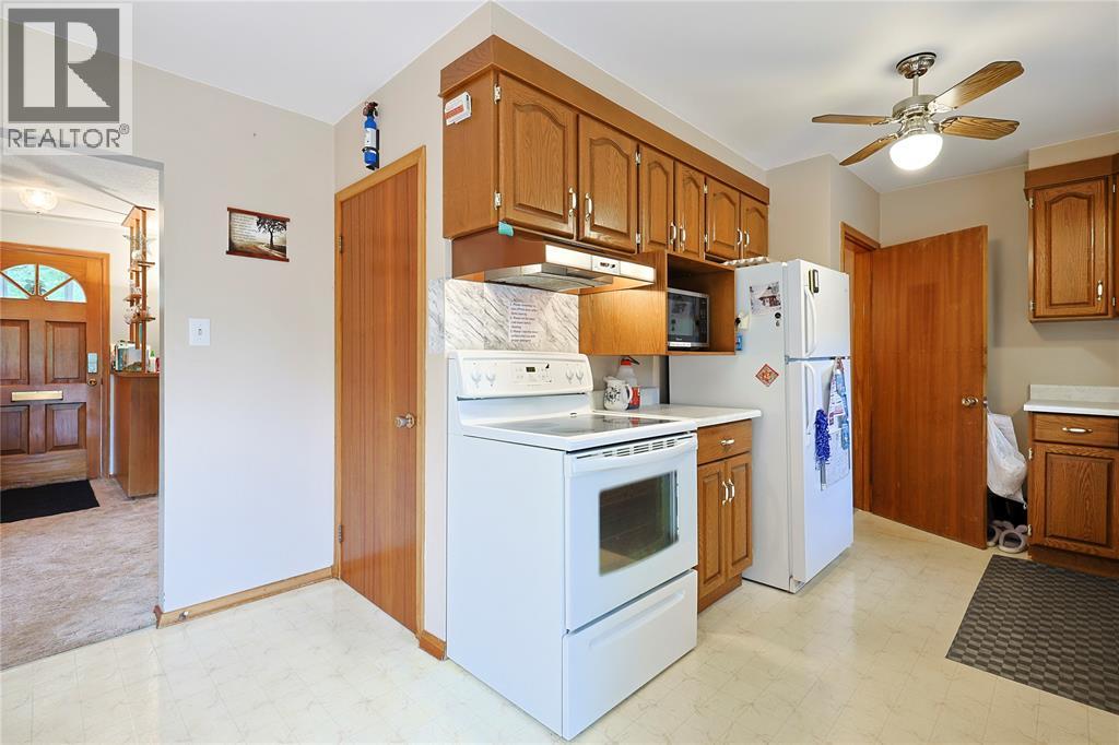 880 Champlain Road, Sarnia, Ontario N7V 2G1 - Photo 10 - 26024097