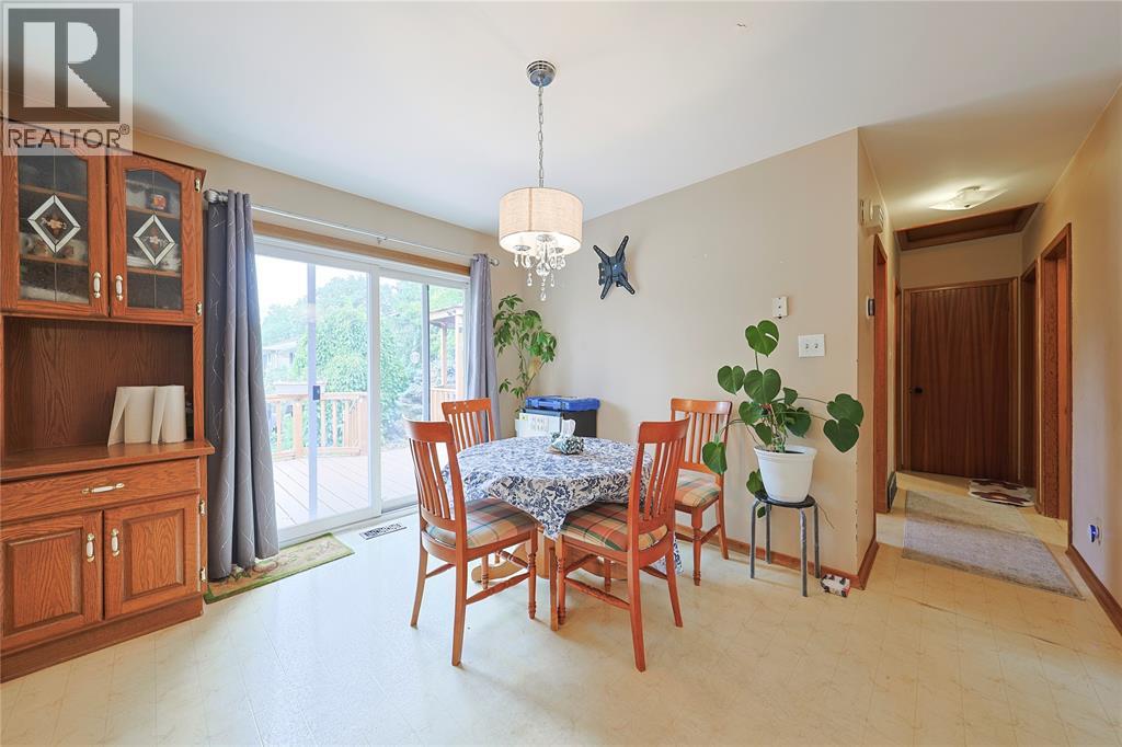 880 Champlain Road, Sarnia, Ontario N7V 2G1 - Photo 12 - 26024097