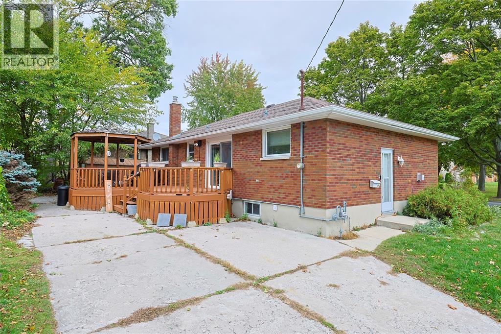880 Champlain Road, Sarnia, Ontario N7V 2G1 - Photo 29 - 26024097