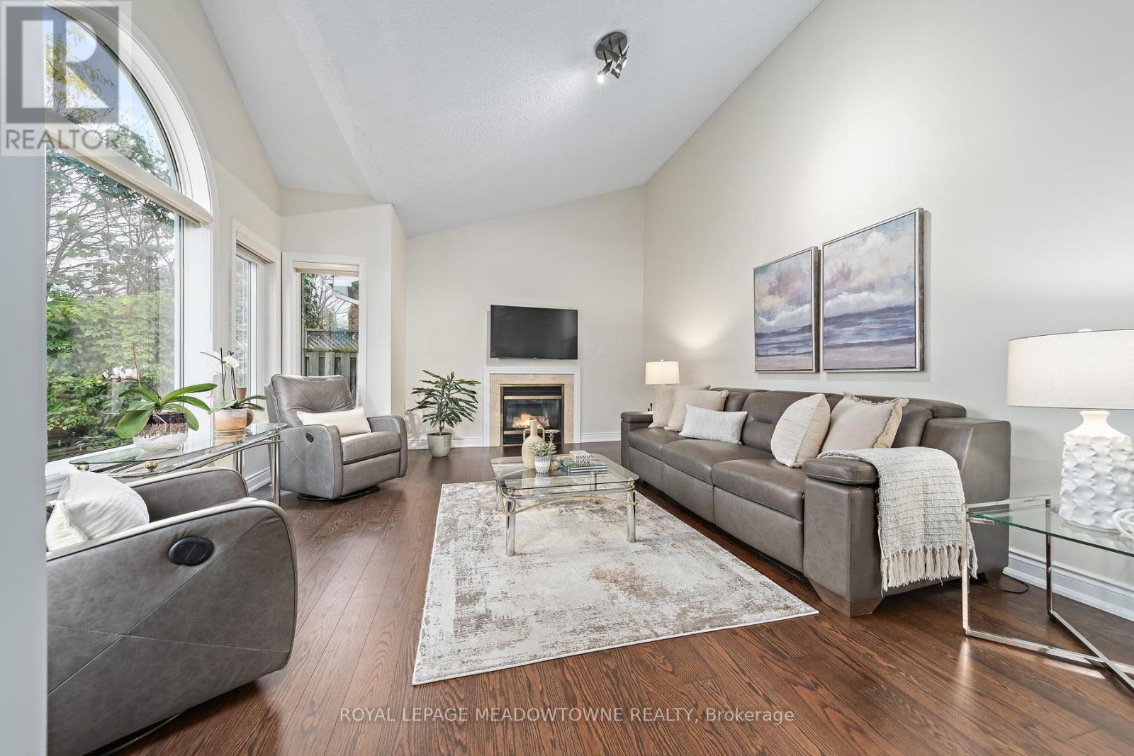 54 Grist Mill Drive, Halton Hills, Ontario  L7G 6C1 - Photo 8 - W14092502